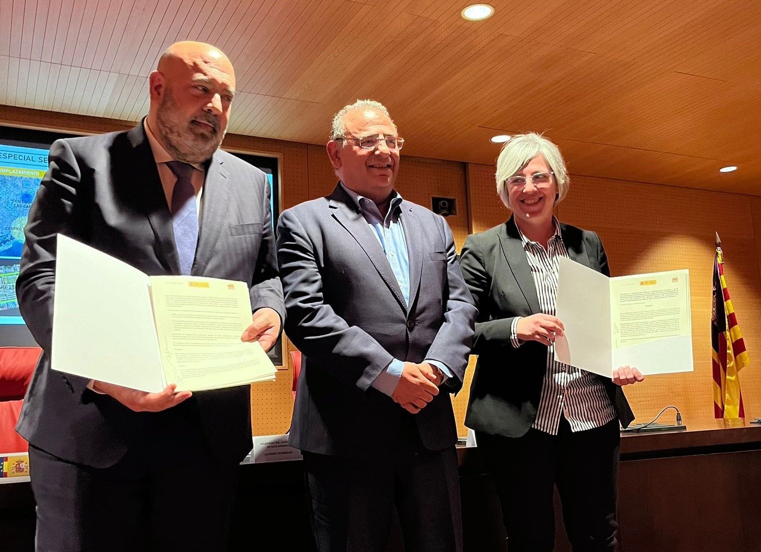 Firma protocolo Son Busquets