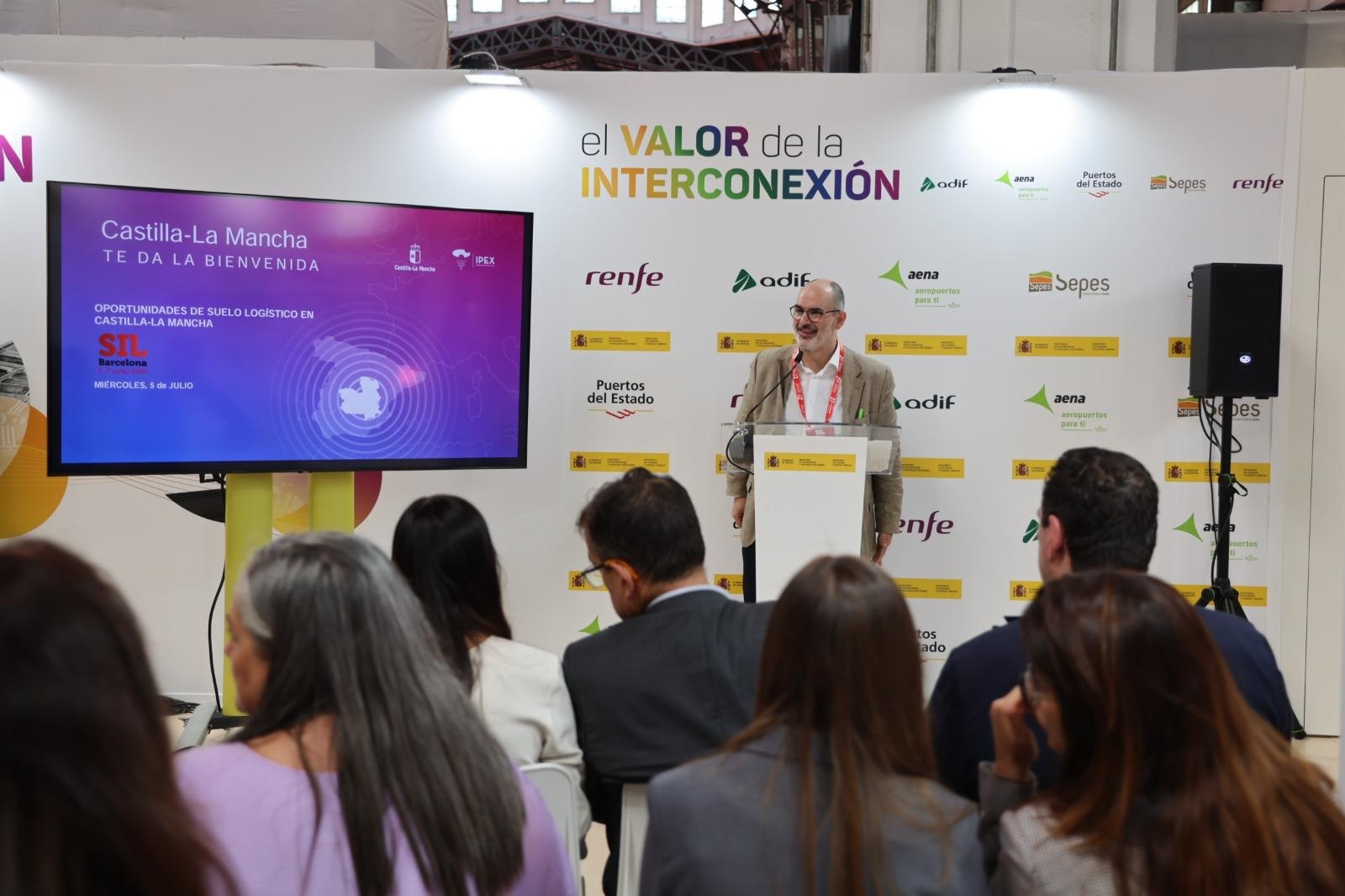 Foto de presentación institucional en el SIL 